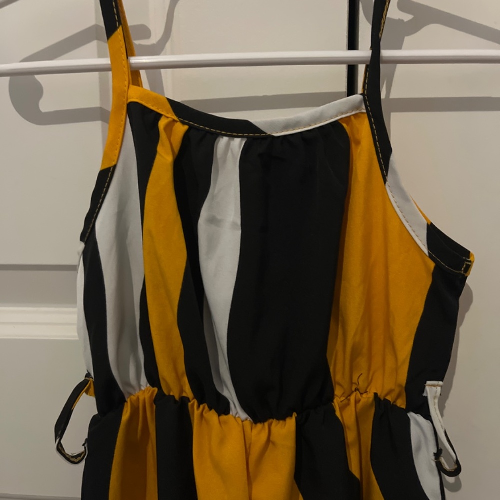 Color Block Romper - Picture 2 of 4